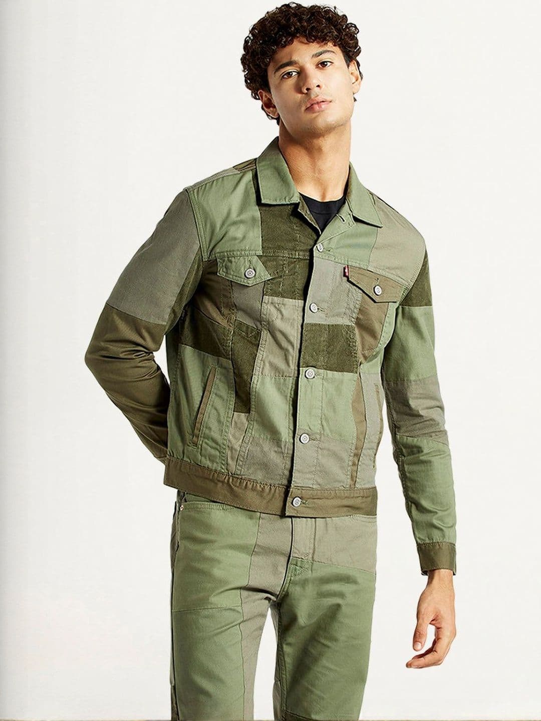 Levis Men Spread Collar Colourblocked Denim Cotton Jacket - view 1