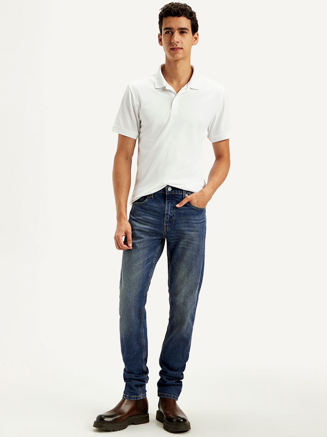 Levis Men Classic Tapered Fit Mid-Rise Light Fade Stretchable Jeans - view 1