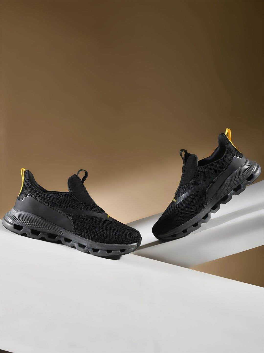 IMPAKTO Men Air Bounce Slip-On Running Shoes - view 1