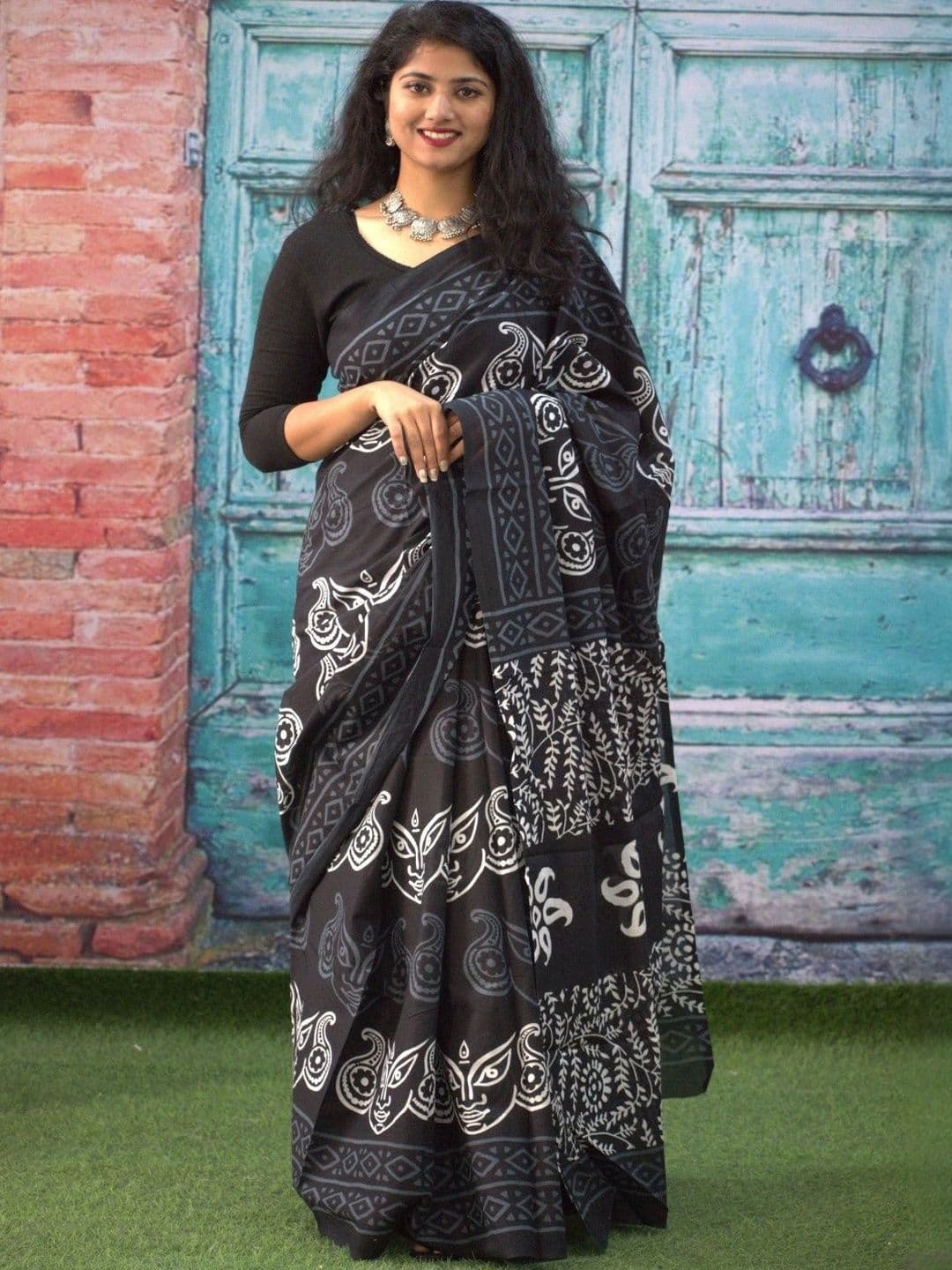Moda Rapido Ethnic Motifs Pure Cotton Handloom Ikat Saree - view 1