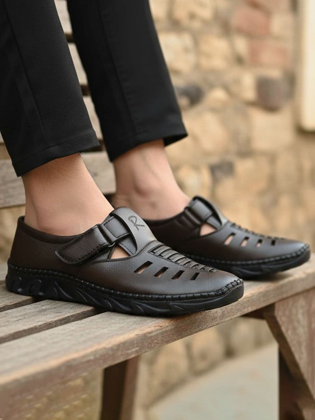 RUNRAVE TAKSHA Men Textured Round Toe Fisherman Sandals - view 1