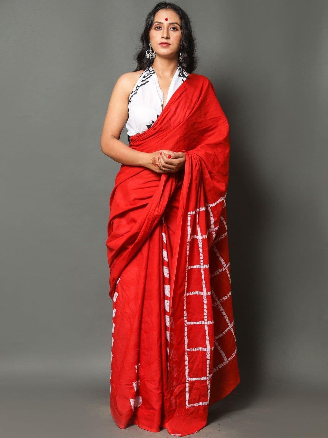 Dastkar Ethnic Motifs Printed Cotton Mulmul Block Print Saree with Blouse Piece - view 1