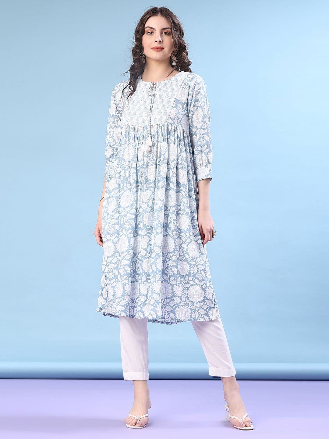 V-Mart Floral Printed Thread Work Keyhole Neck Pleated Anarkali Kurta - view 1