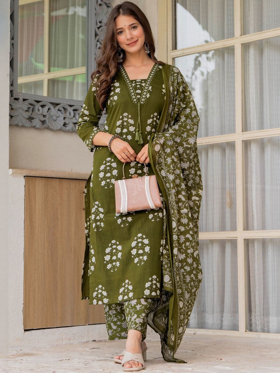 GEKHA Women Floral Printed Regular Pure Cotton Kurta with Trousers & With Dupatta - view 1