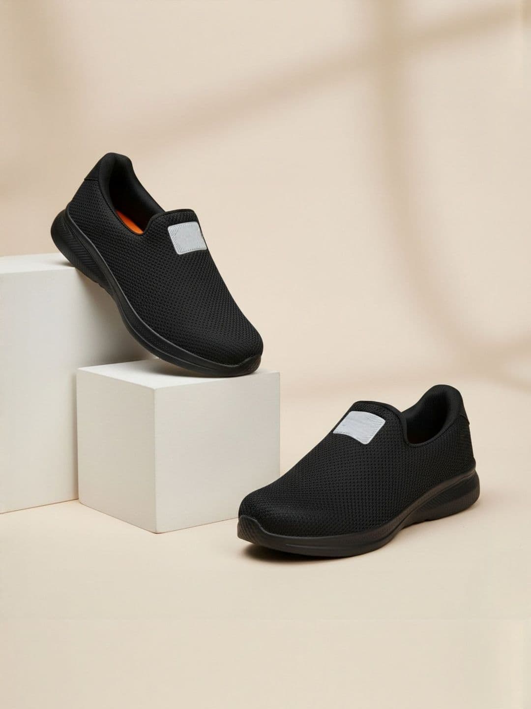 HOTSTYLE Black Mesh Upper Eva Sole Sports Running Shoe For Men - view 1