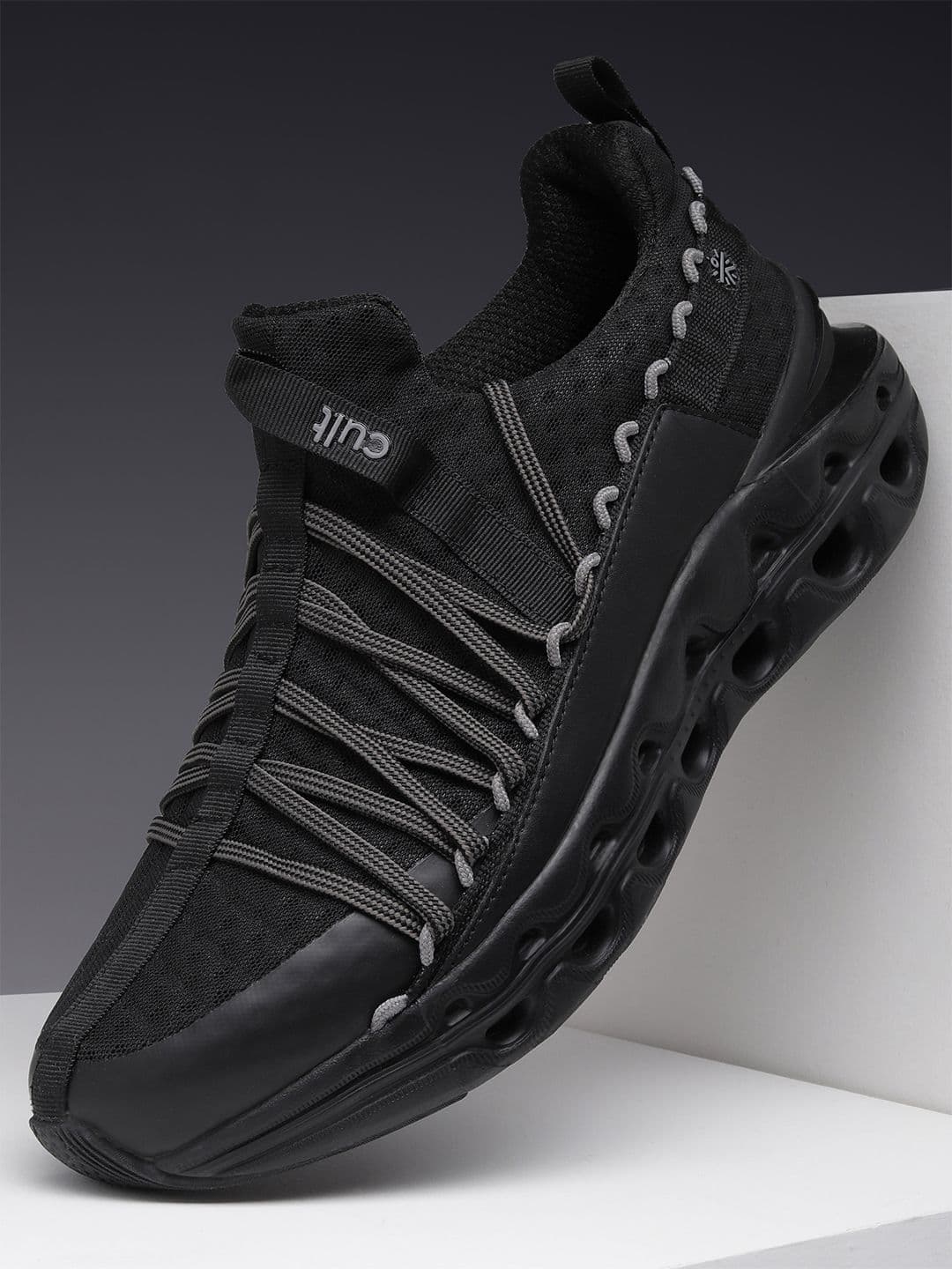 CULT Men Loop Walking Shoes - Black - view 1