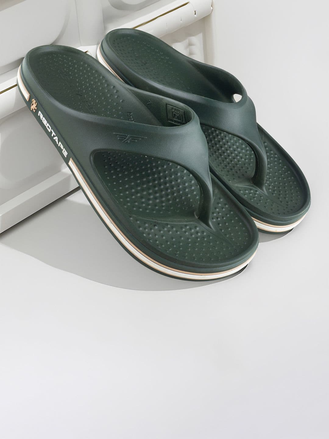 Red Tape Men Thong Flip-Flops - view 1