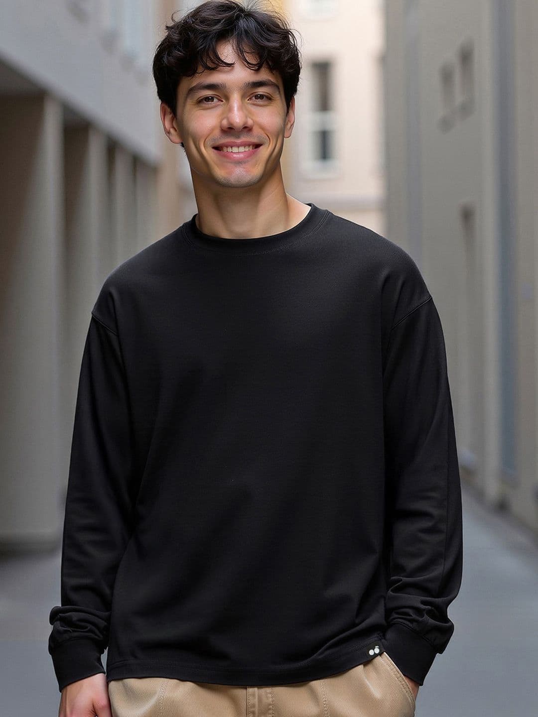 Bewakoof Men Black Solid Round Neck Oversized Cotton T-shirt - view 1
