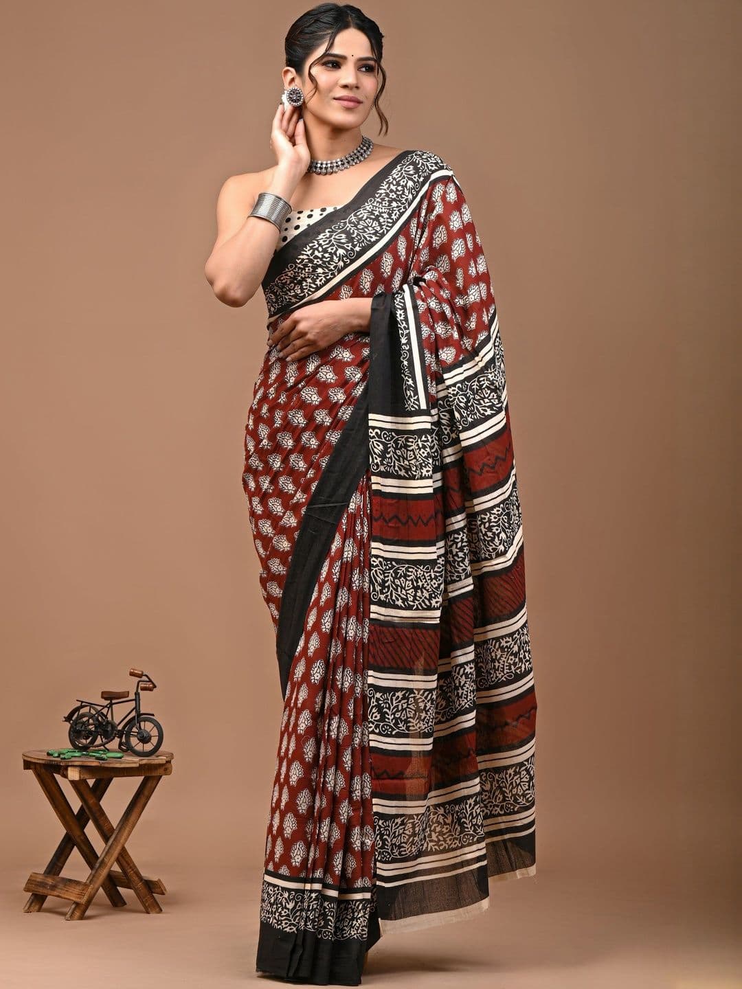 Moda Rapido Ethnic Motifs Pure Cotton Ikat Saree - view 1