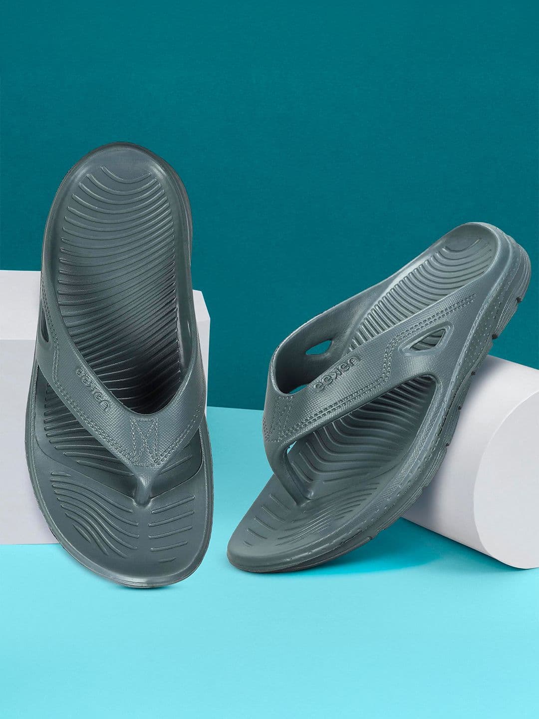 Paragon Eeken Men Lightweight Thong Flip-Flops - view 1