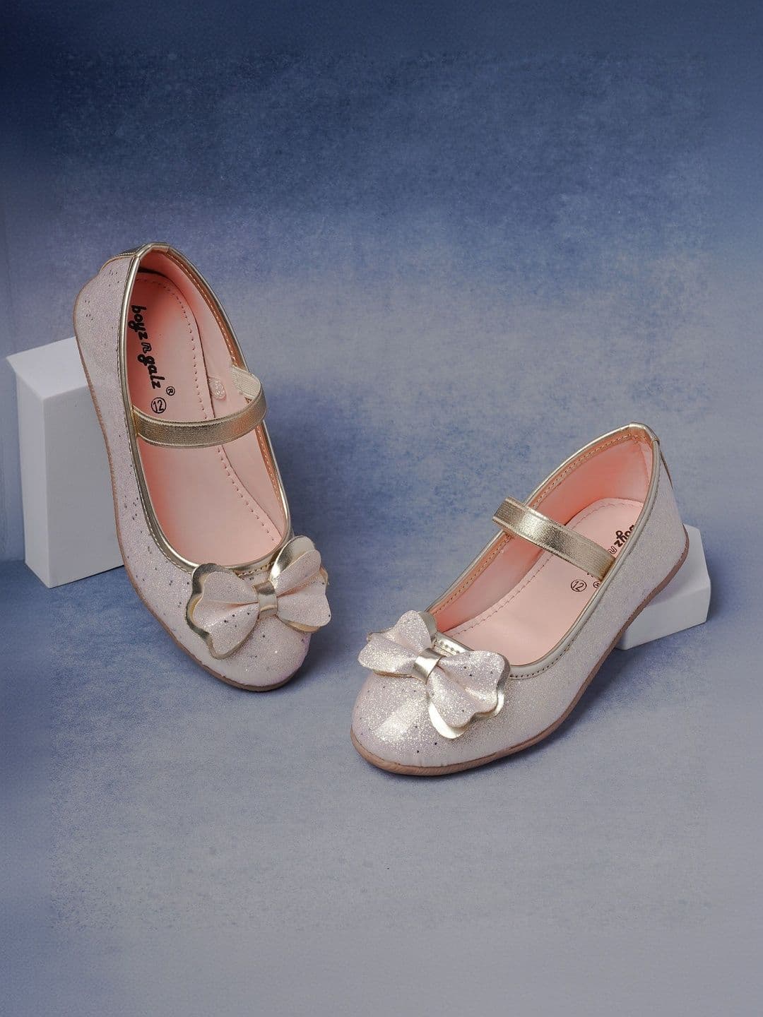 BOYZ N GALZ Girls Textured Party Bows Flats - view 1