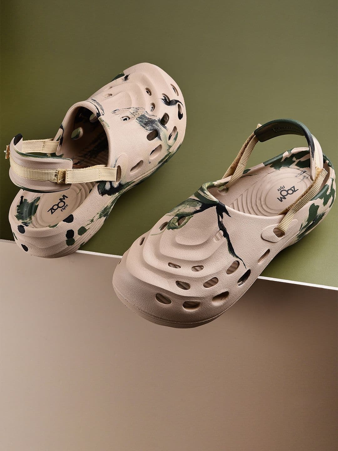 Zoom Shoes Men Printed Comfortable Clogs - view 1
