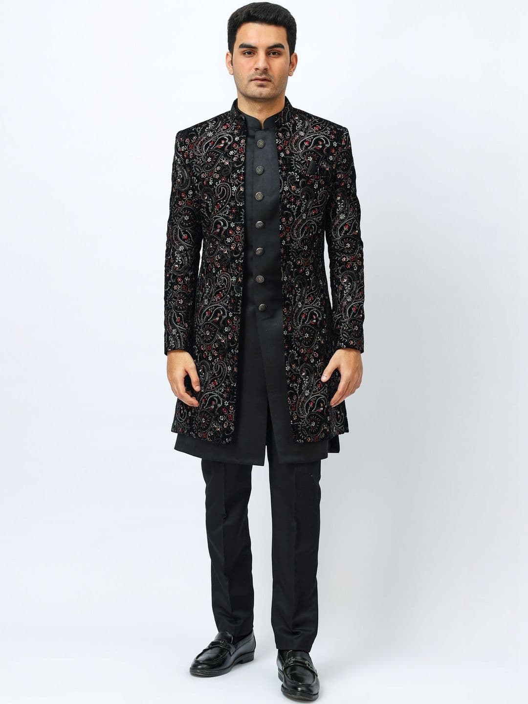 Aesthelia Men Embroidered Mandarin Collar Neck Sherwani
