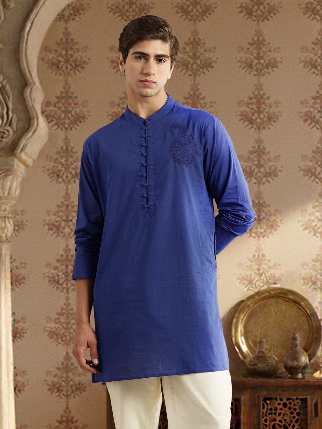 House of Pataudi Thread Work Detailed Mandarin Collar Pure Cotton Jashn Straight Kurta - view 1