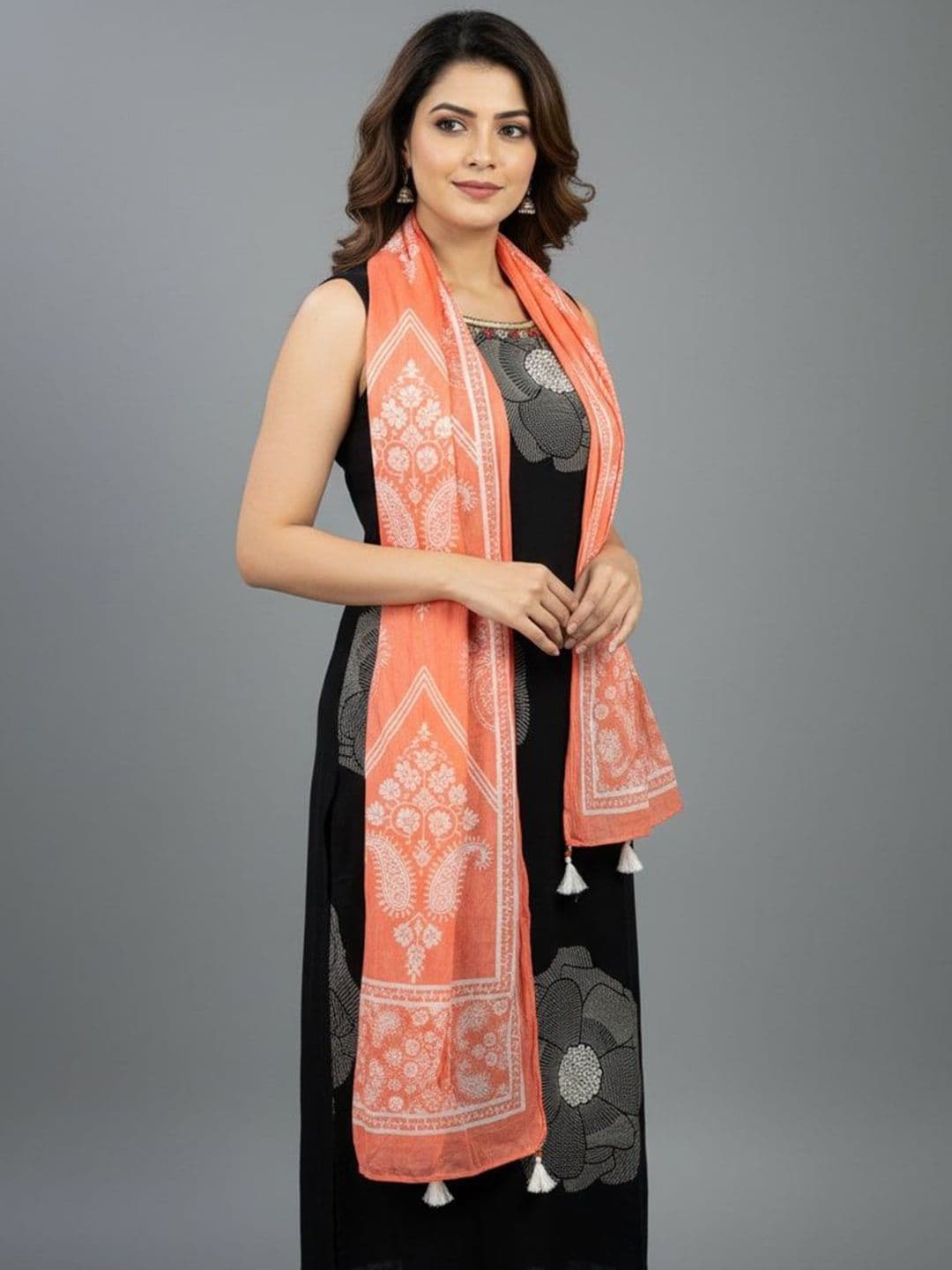 Sangria Women Paisley Printed Cotton Tasseled Dupatta - view 1