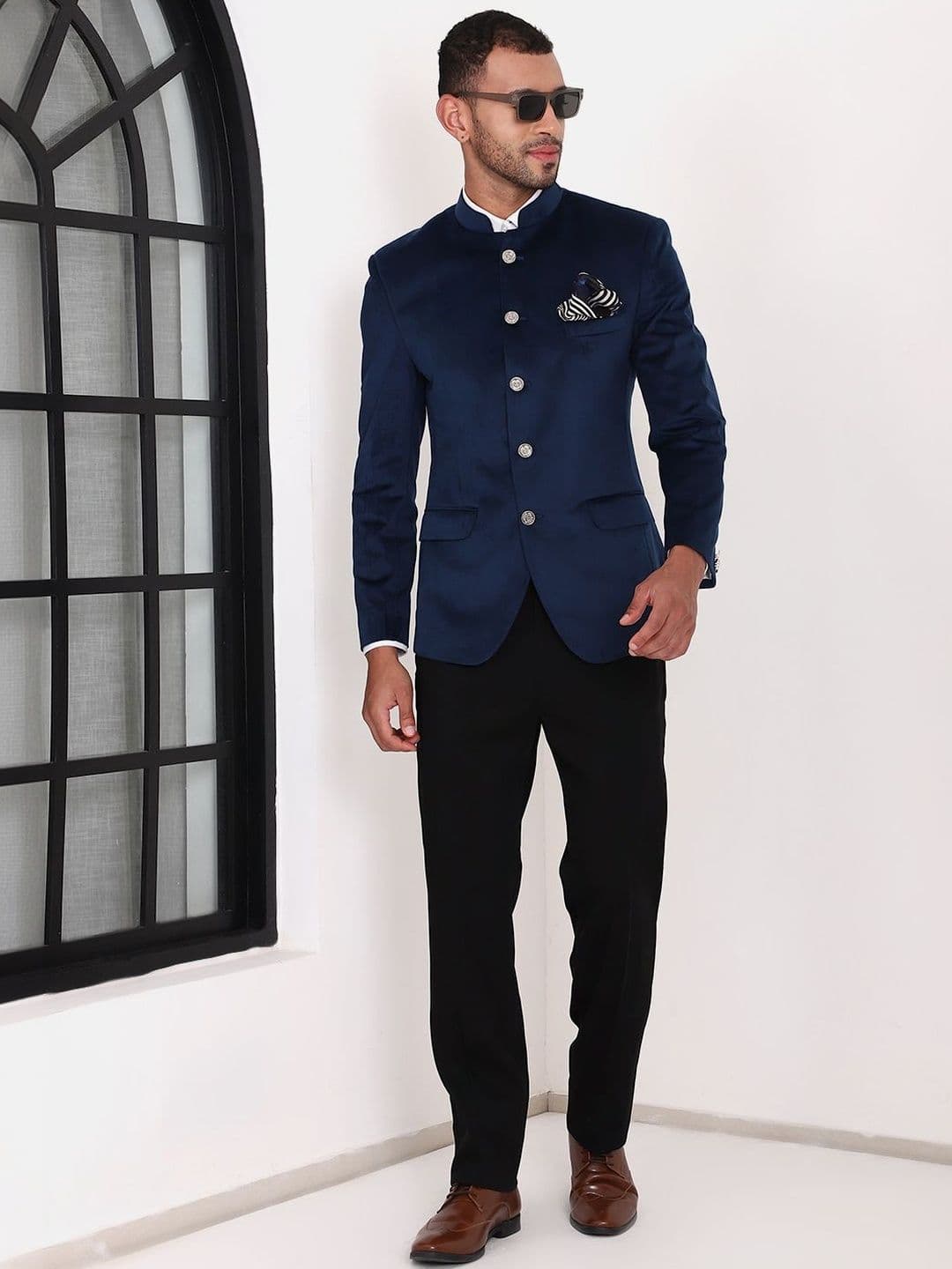 MANQ Men Slim-Fit Mandarin Collar Two-Piece Bandhgala Suit - view 1