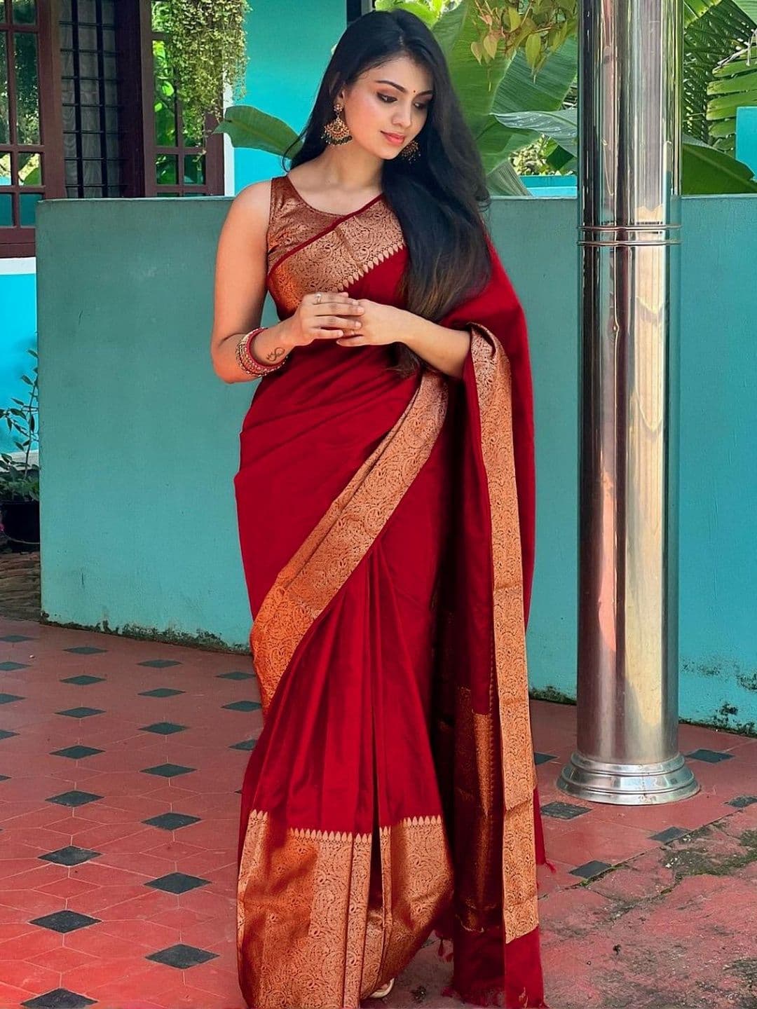 AVANTIKA FASHION Solid Zari Kanjeevaram Saree - view 1