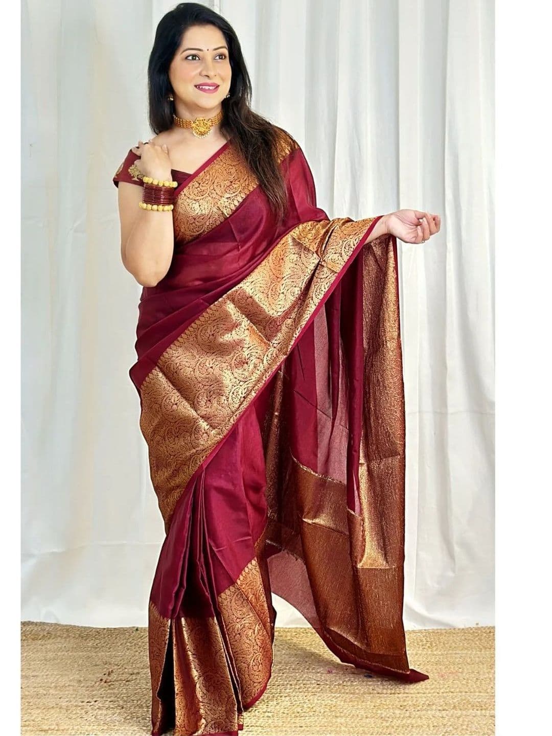AVANTIKA FASHION Ethnic Motifs Woven Design Zari Kanjeevaram Saree - view 1