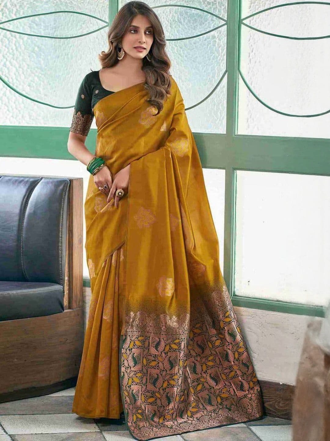 VASTRAAVEDAA Ethnic Motifs Woven Design Zari Banarasi Saree with Blouse Piece - view 1