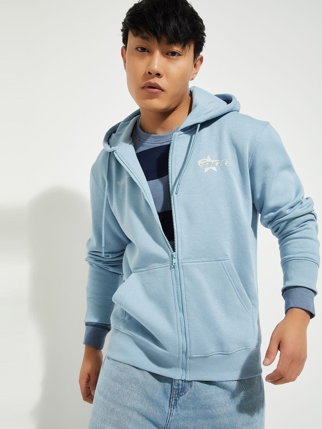 max Men Solid Full Sleeve Hooded Sweatshirt - view 1