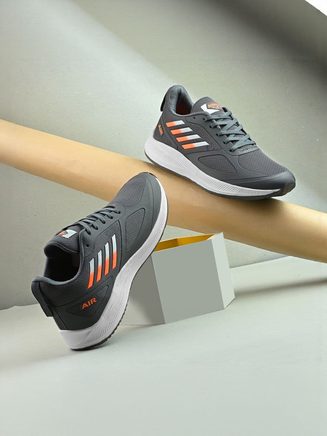 BIRDE Men Mesh Walking Non-Marking Shoes - view 1