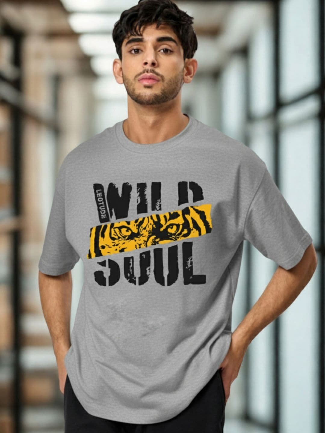 Leotude Typography Printed Round Neck Oversized T-shirt