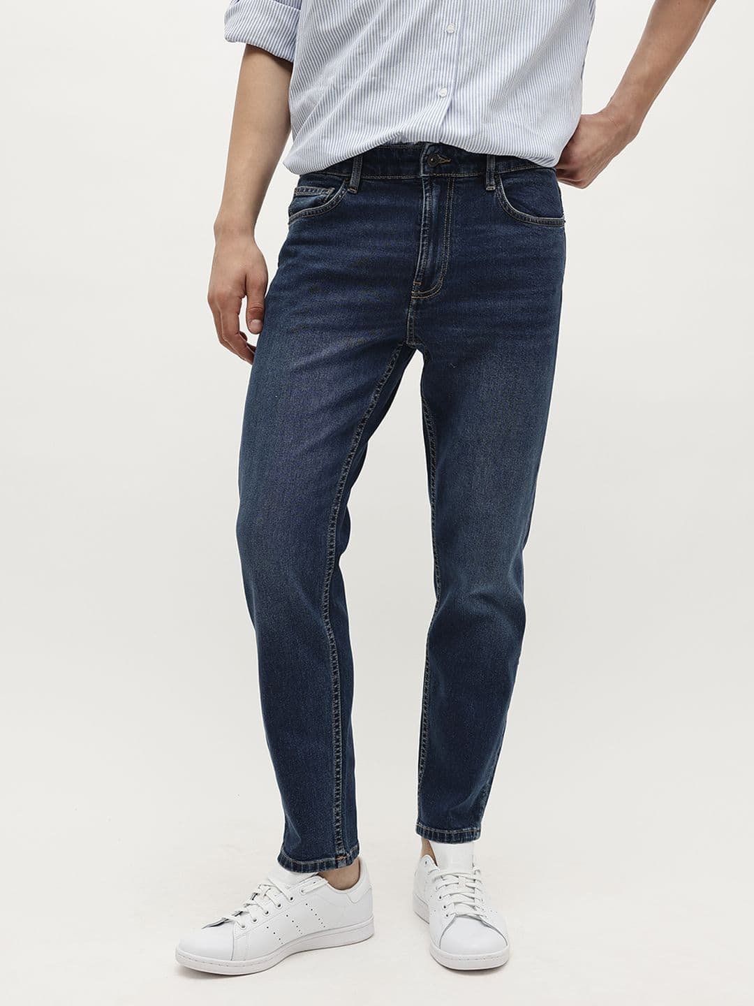 MANGO MAN Mid-Rise Light Fade Stretchable Jeans - view 1