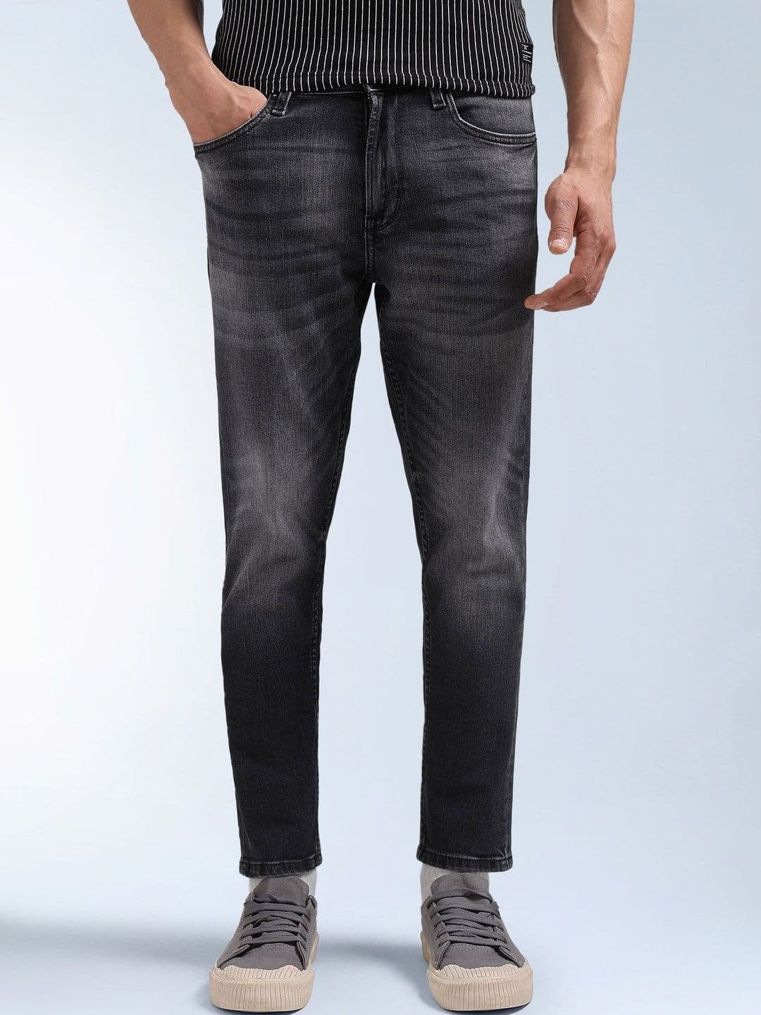 Flying Machine Authentics Men Tapered Fit Mid-Rise Light Fade Stretchable Jeans - view 1