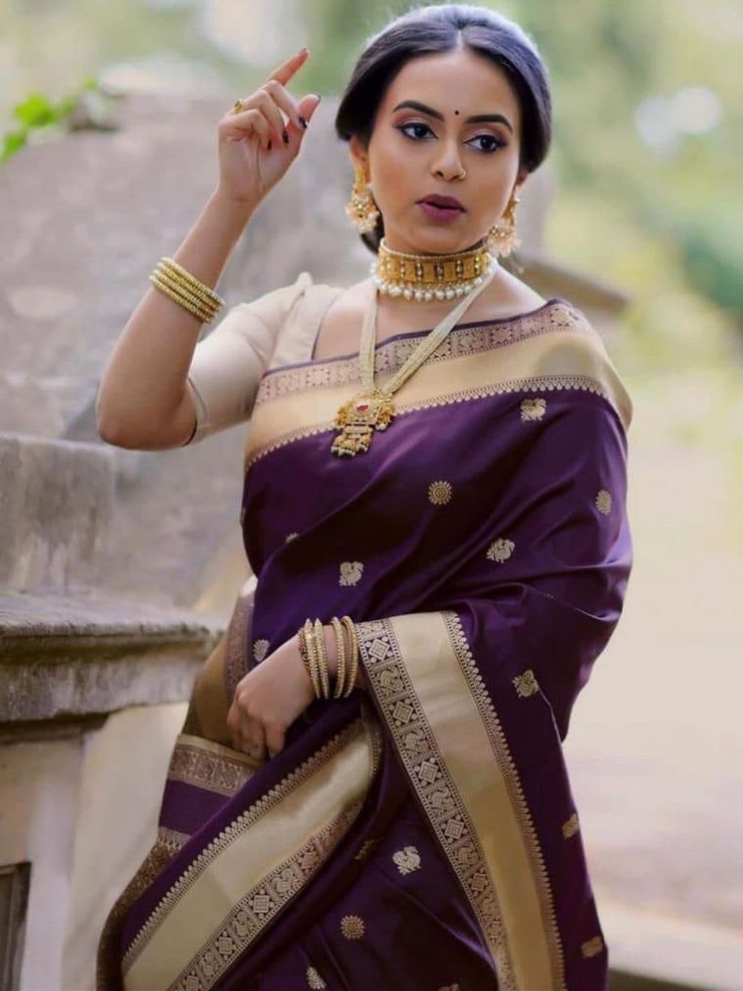 AVANTIKA FASHION Woven Design Zari Handloom Kanjeevaram Saree - view 1