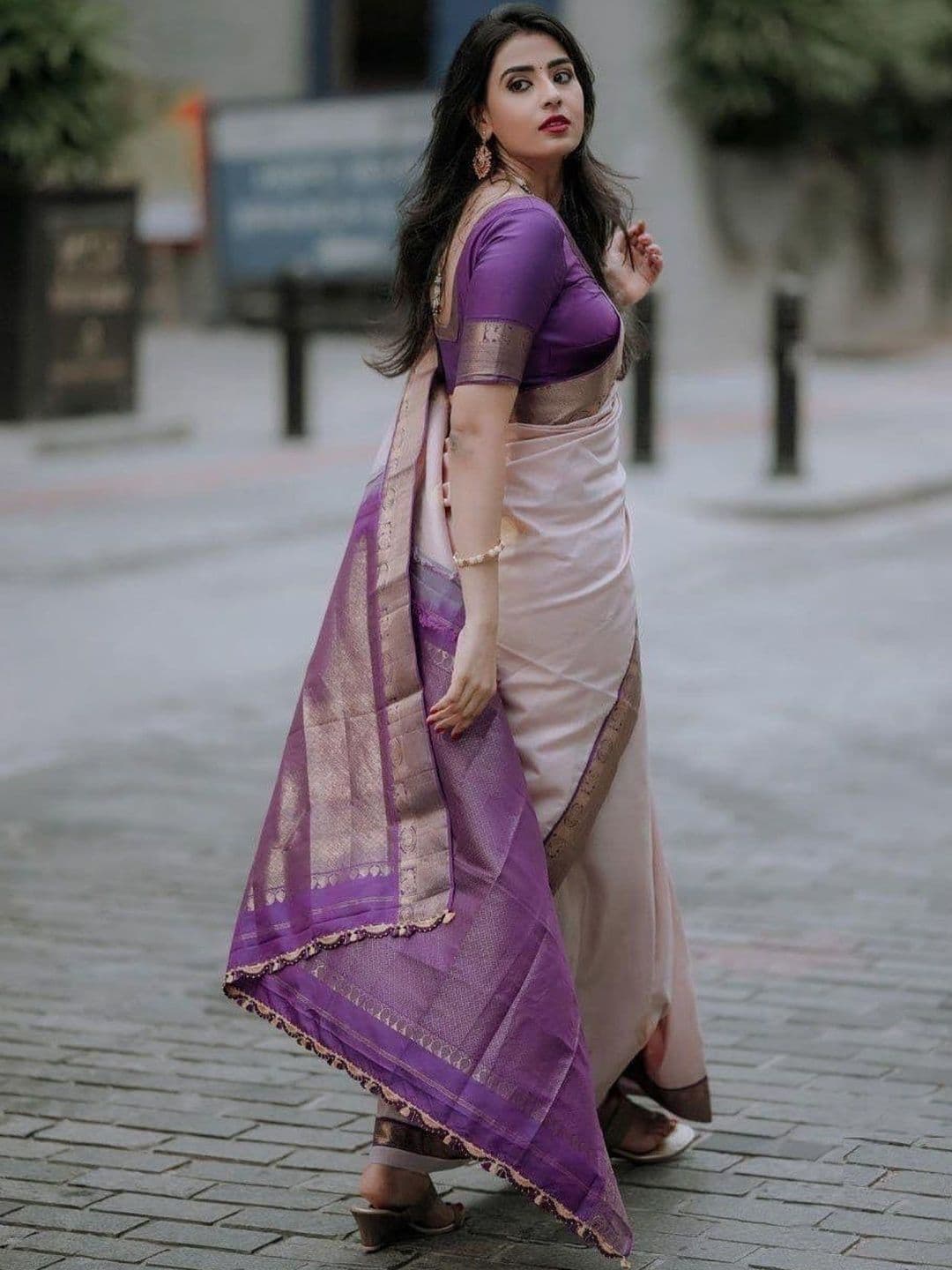 AVANTIKA FASHION Woven Design Zari Kanjeevaram Saree - view 1