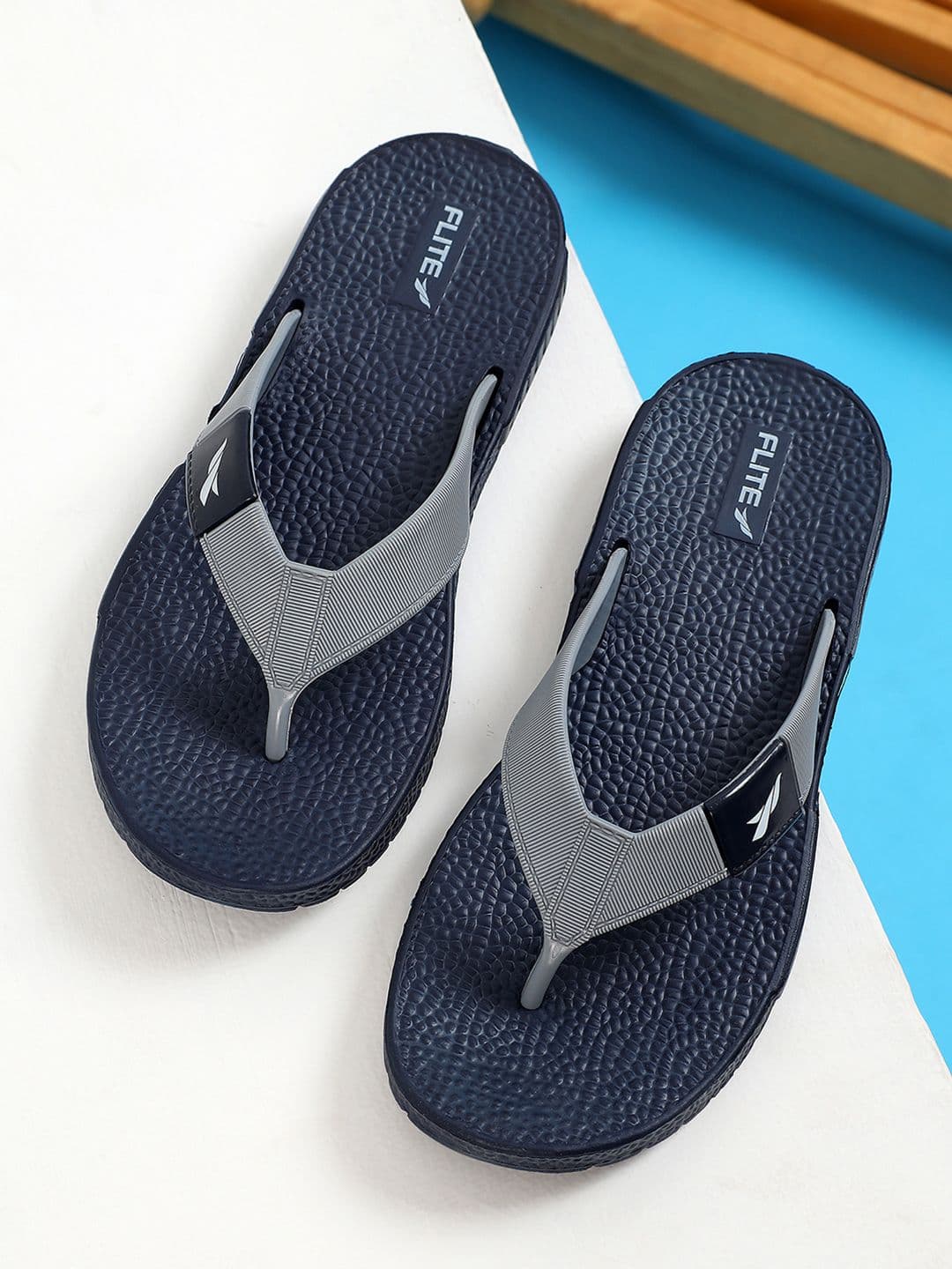 FLITE Men Textured Open Toe Flip Flops - view 1