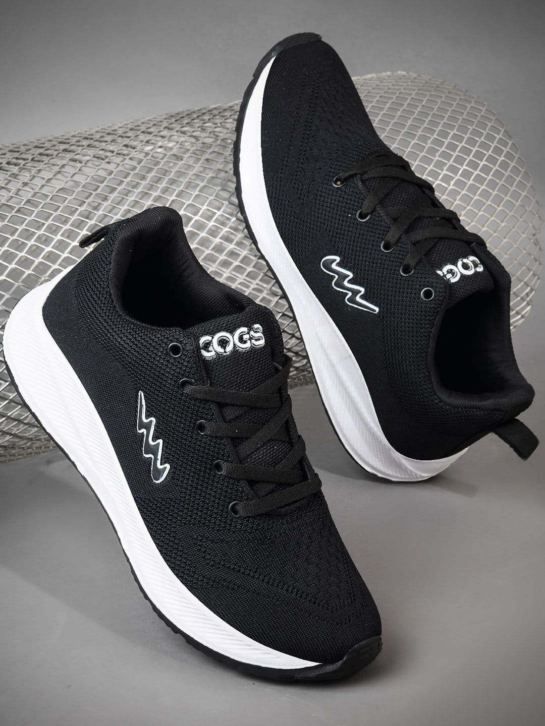 Deflow Men Mesh Walking Lace-Ups Shoes - view 1