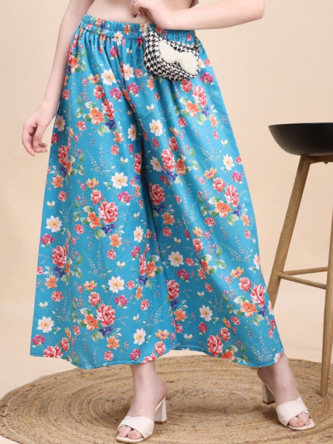 POOJARAN SAREE Women Blue Floral Printed Palazzos - view 1