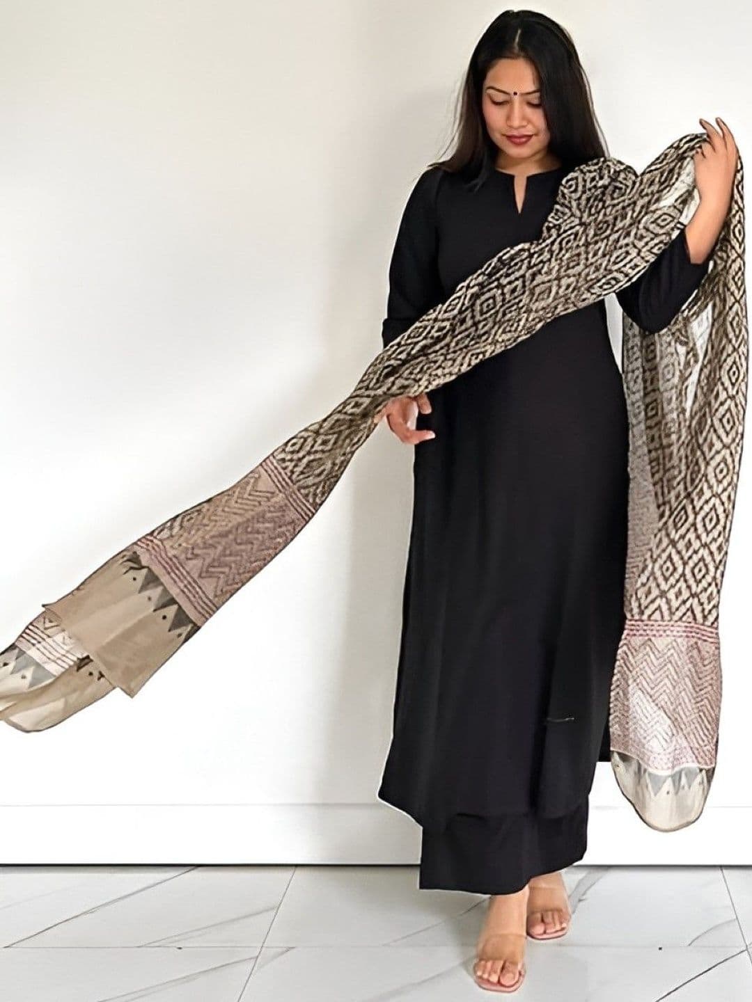 ROPADEMODA Mandarin Collar Straight Kurta With Palazzos & Dupatta - view 1