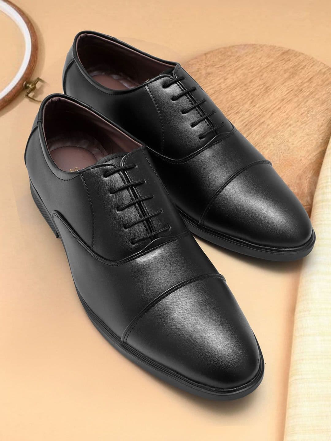Shooz Men Textured Formal Oxford Shoes - view 1