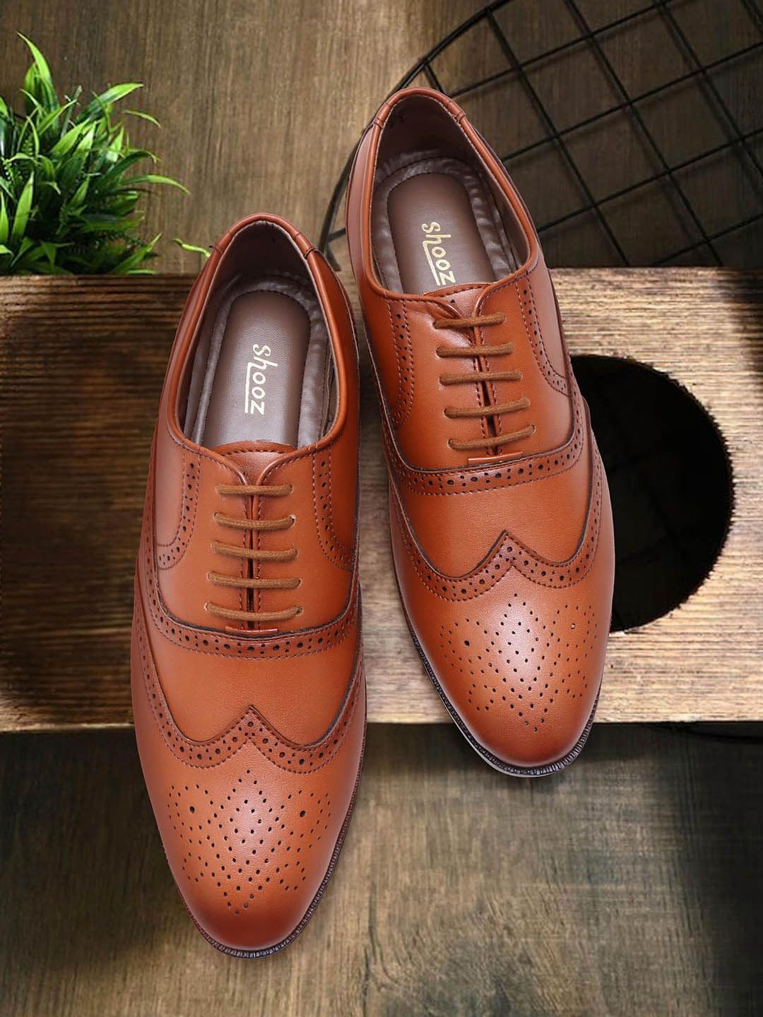 Shooz Men Pointed Toe Lace-Up Brogues - view 1