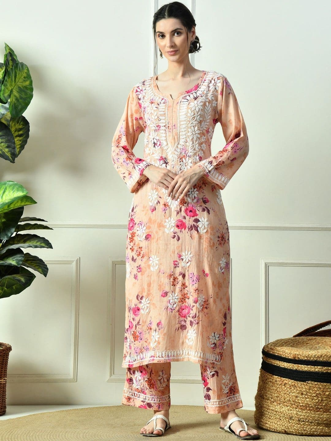 Syrish Women Floral Embroidered Regular Chikankari Pure Cotton Kurta with Palazzos - view 1