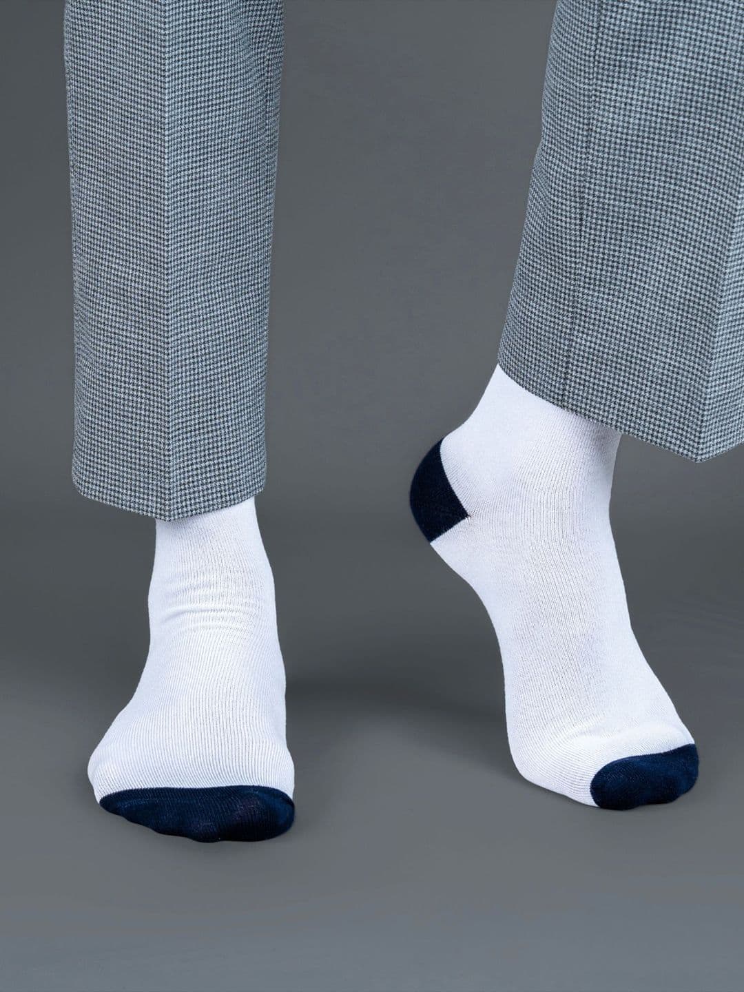 Sockscarving Men Colourblocked Calf-Length Socks - view 1