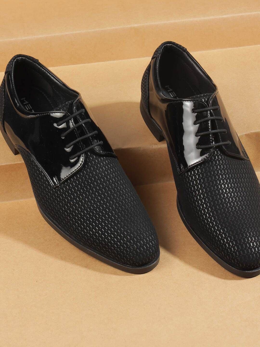 Metro Men Textured Formal Brogues Shoes - view 1