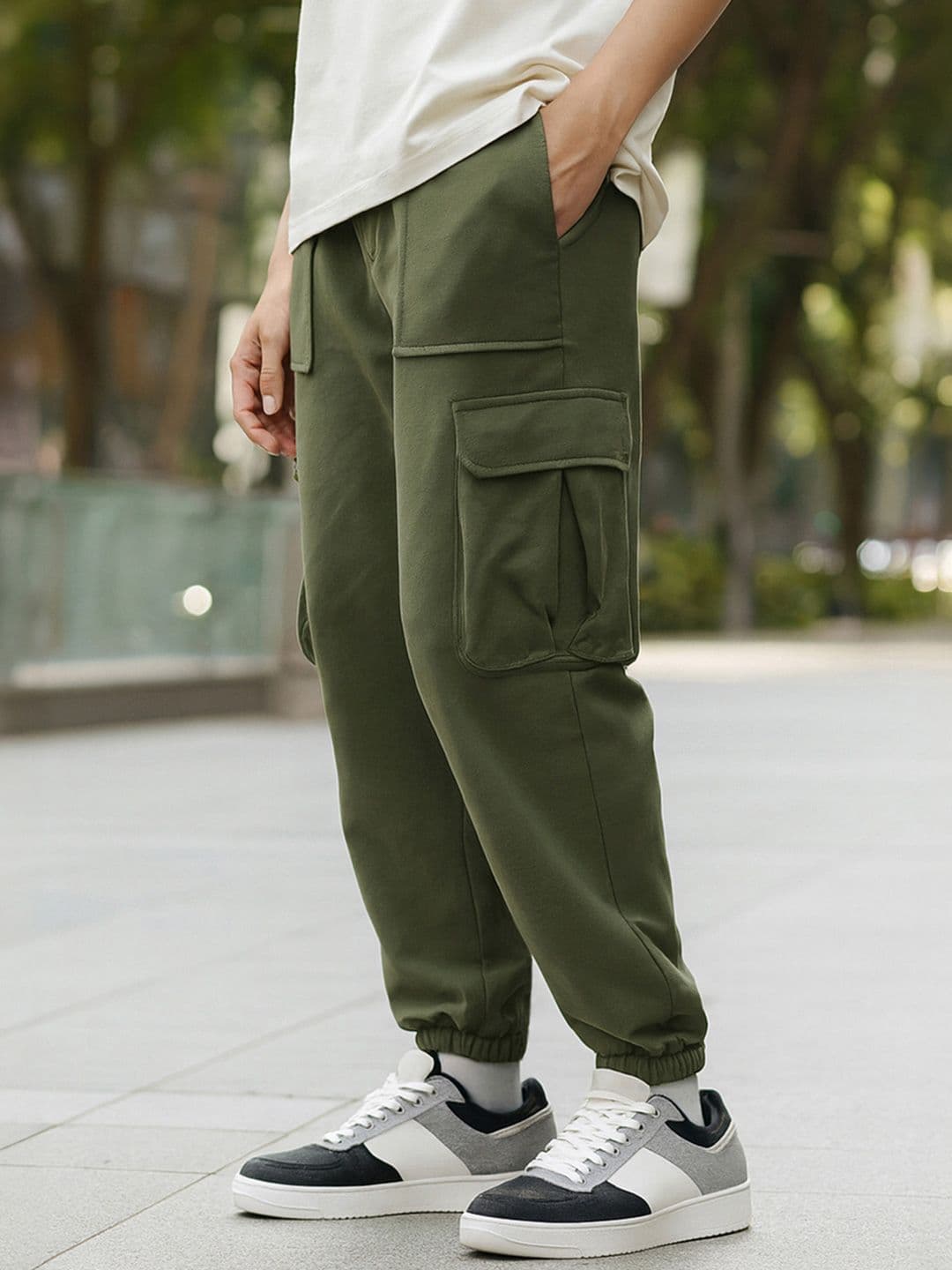 Bewakoof AIR Men Moss Green Oversized Cargo Joggers - view 1