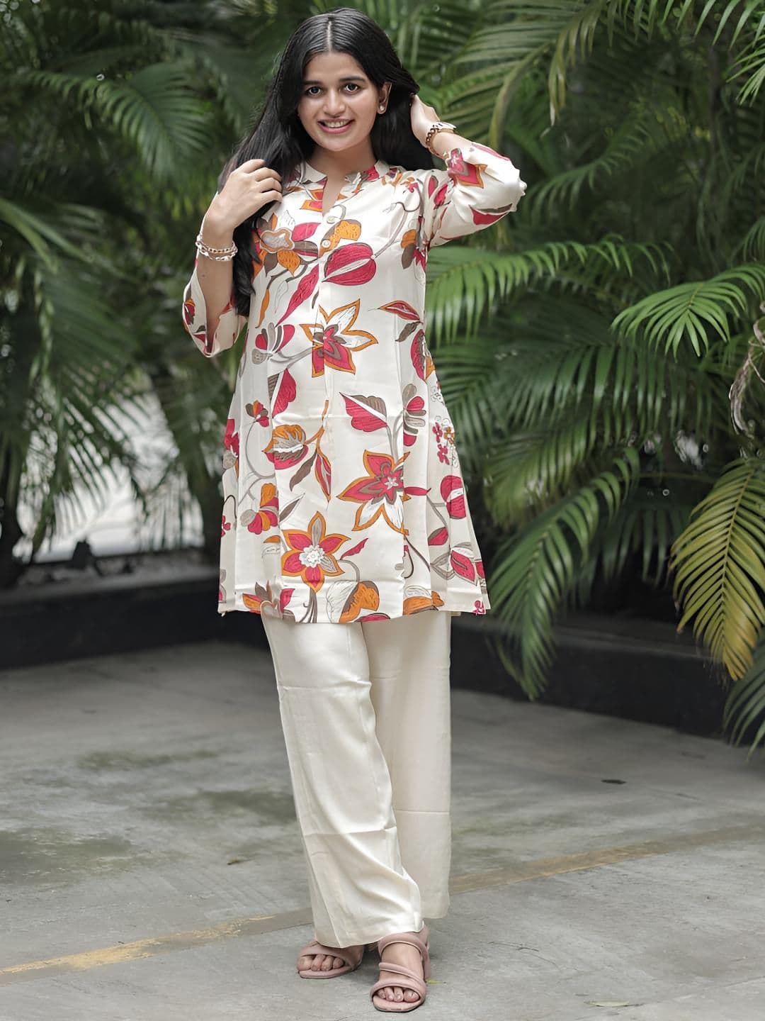 indian rani Women Floral Printed Kurta with Trousers - view 1