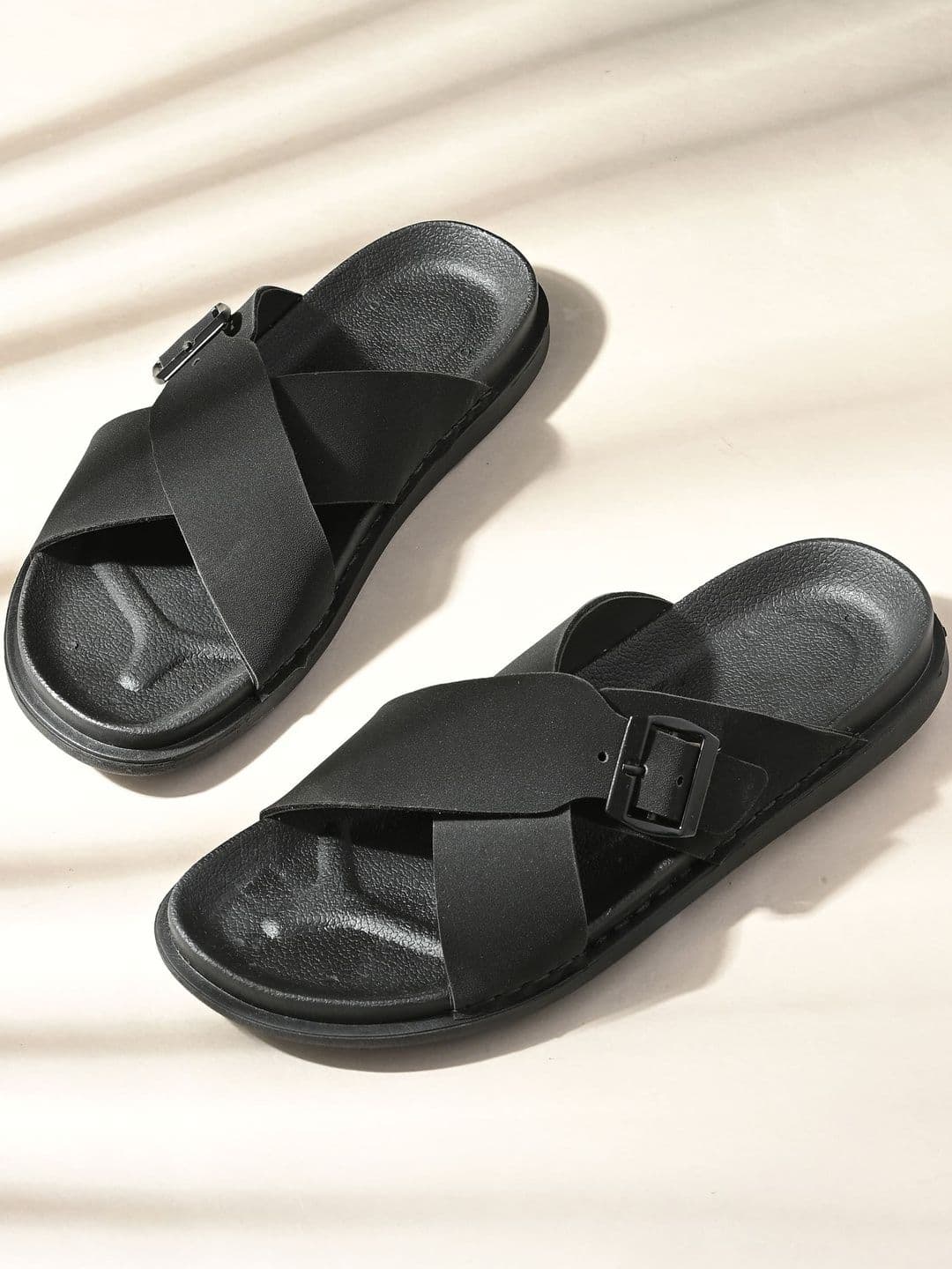 GWALK Men Black Solid Broad Criss Cross Strap Casual Comfort Sandals - view 1