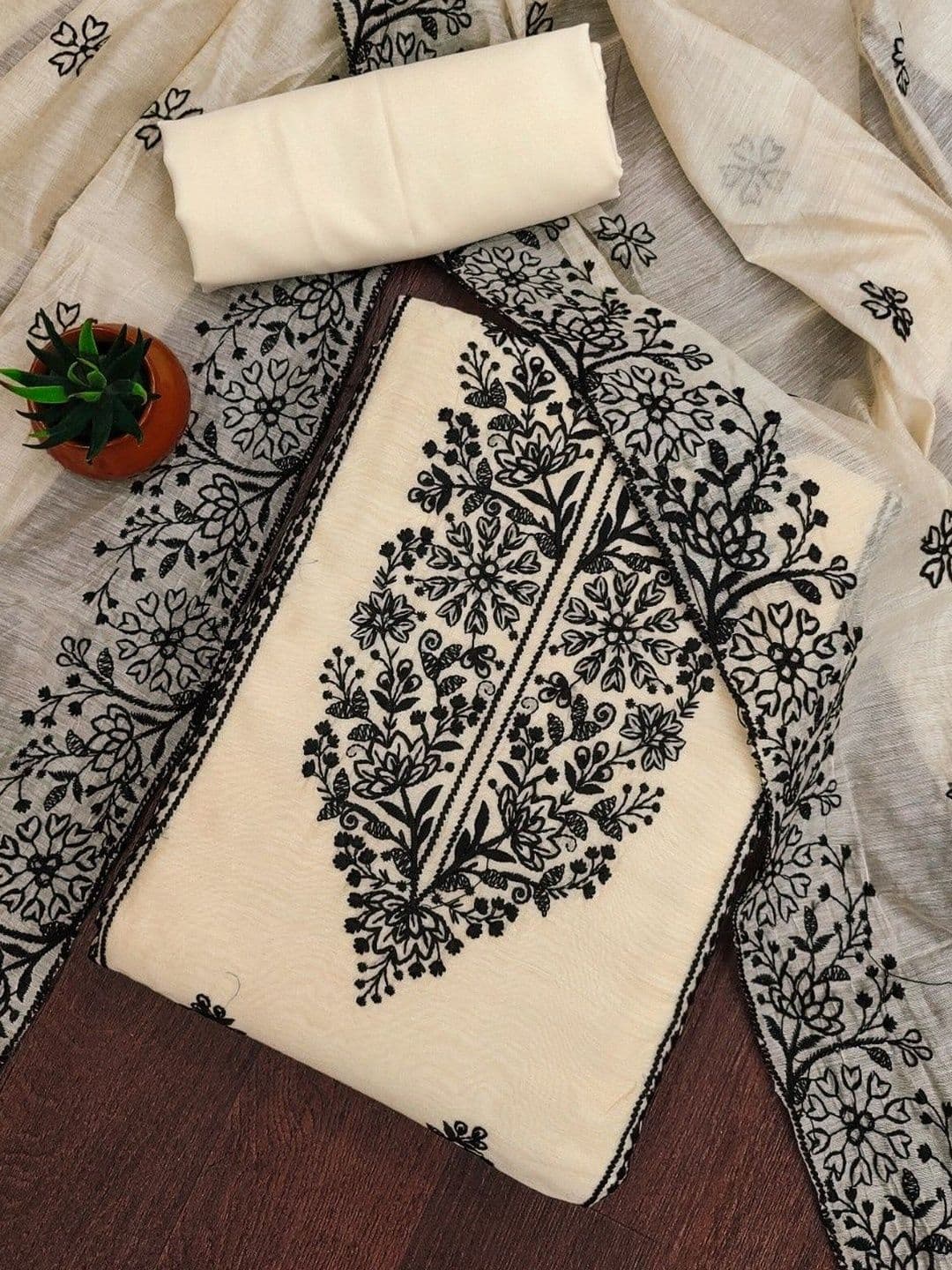 Moda Rapido Embroidered Unstitched Dress Material - view 1