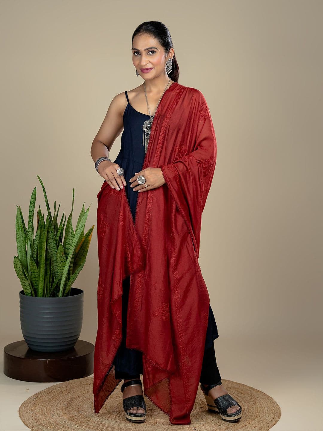 HELLA FASHIONS Floral Embroidered Thread Work Chanderi Dupatta - view 1