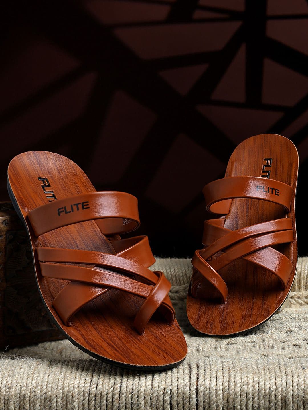 FLITE Men Printed One Toe Flip Flops - view 1