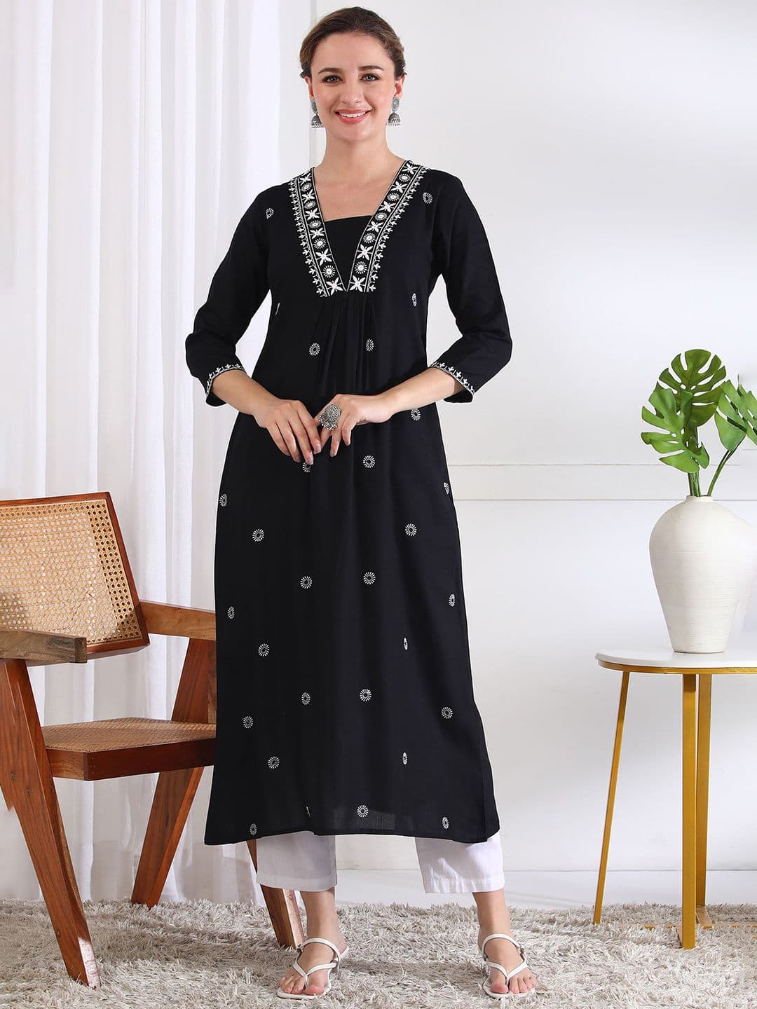 ANANDITA Women Ethnic Motifs Embroidered Thread Work V-Neck A-Line Kurta - view 1