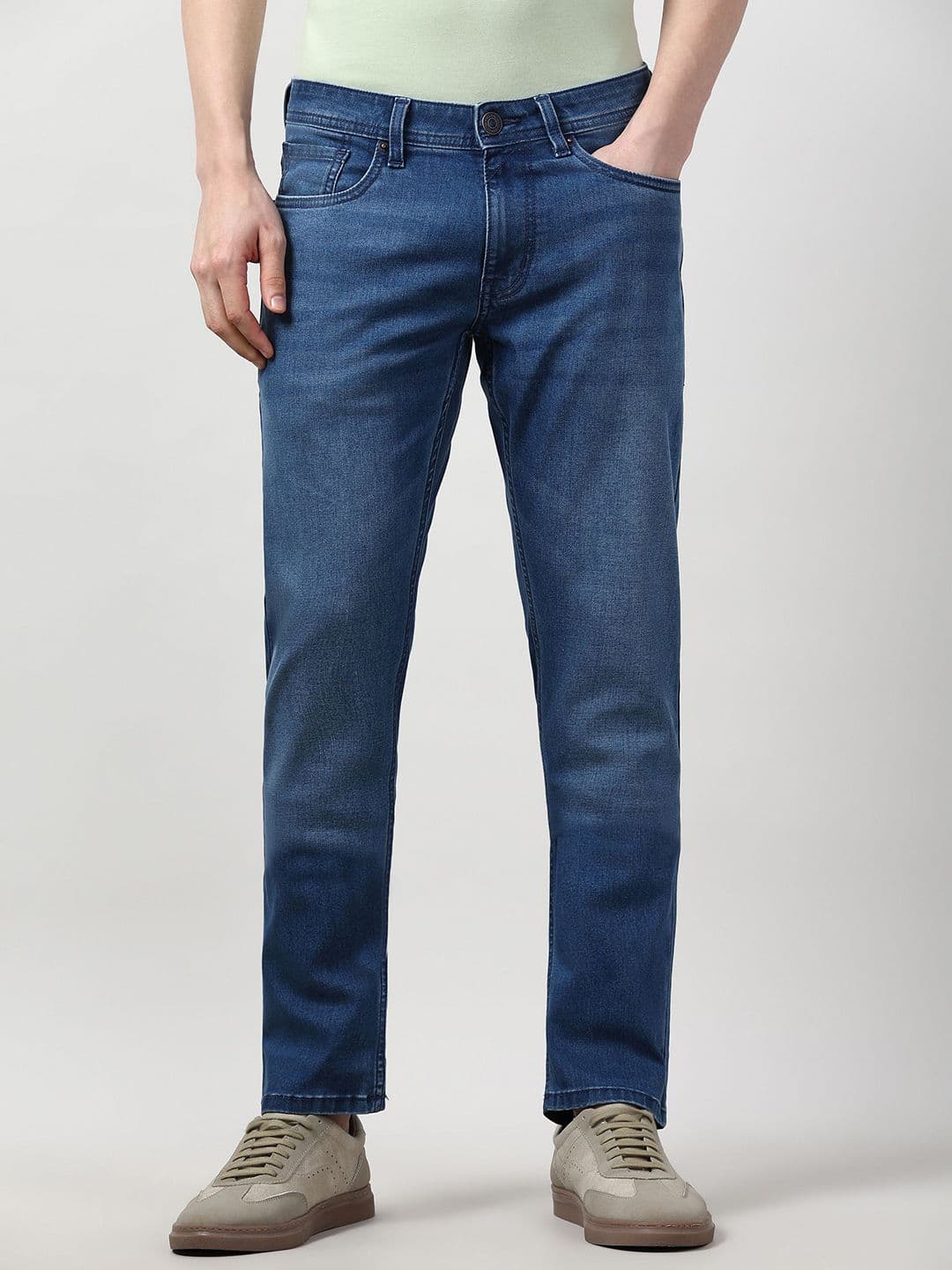 Peter England Casuals Men Slim Fit Mid-Rise Light Fade Jeans - view 1