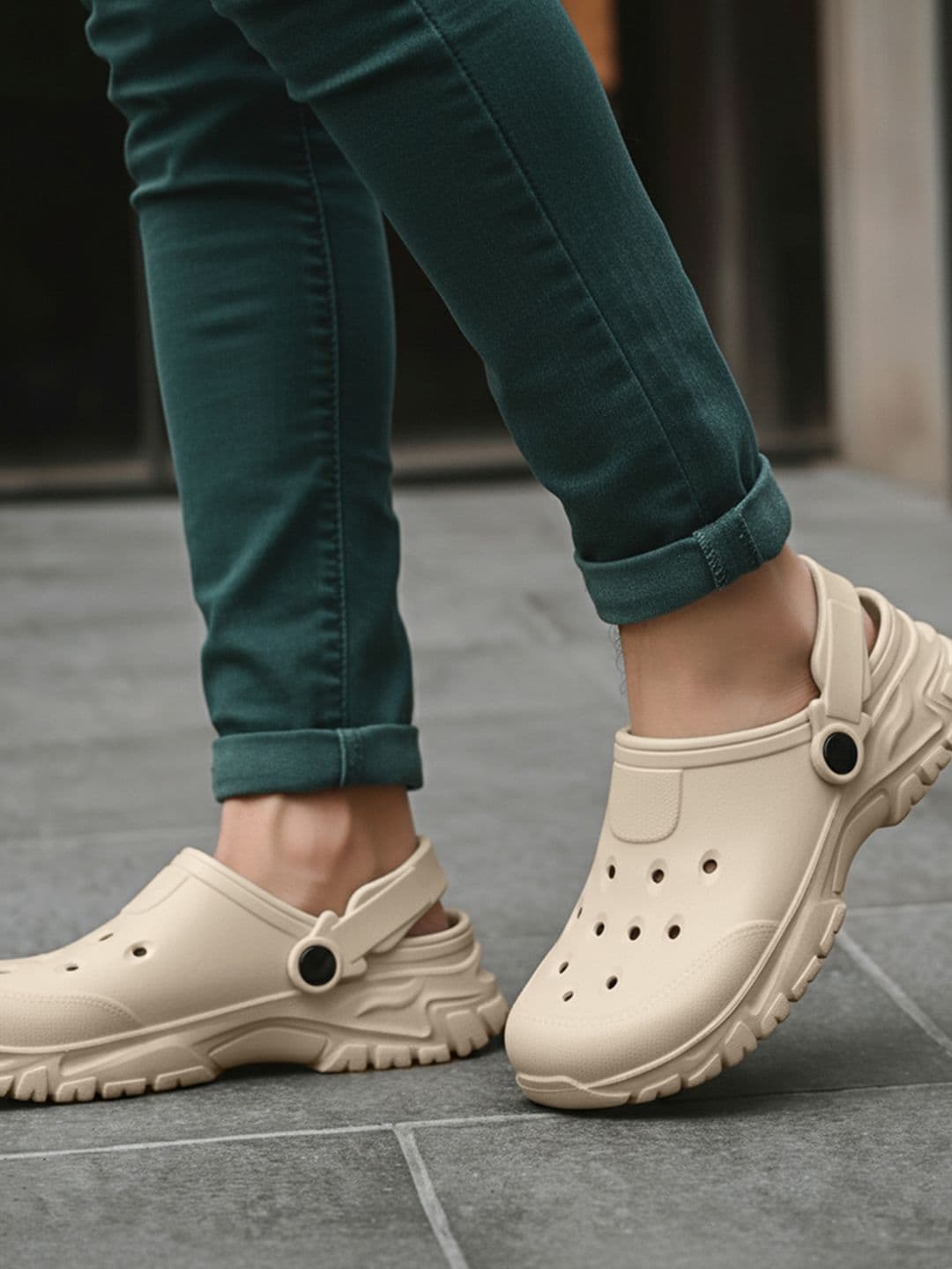 Bewakoof Men Beige EVA Comfy Clogs - view 1