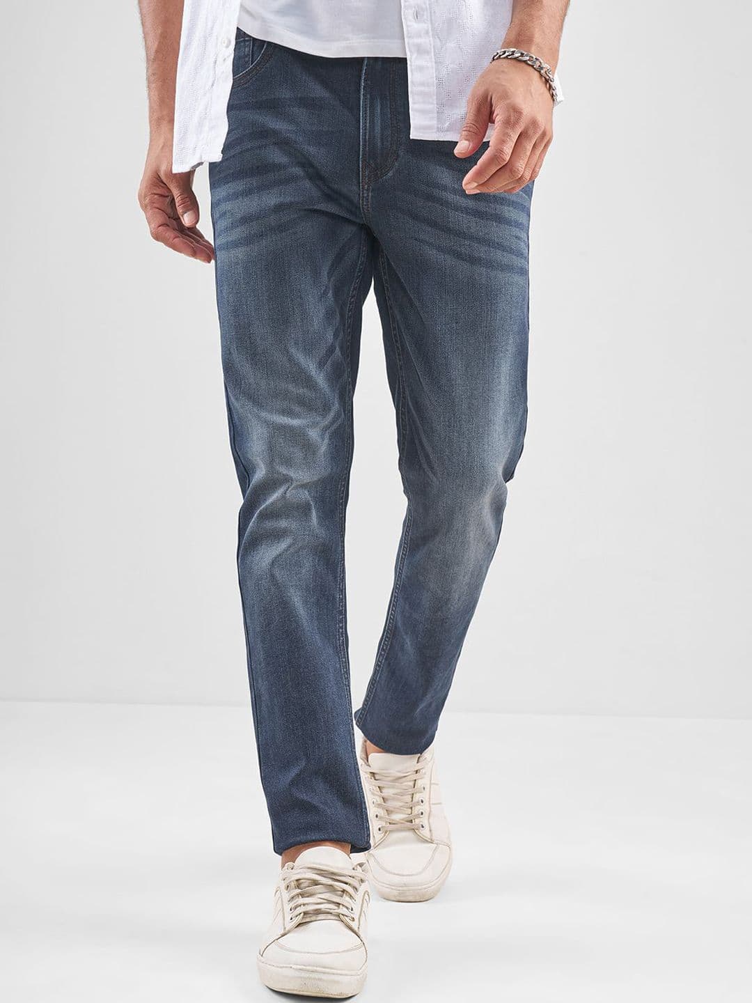 HIGHLANDER Men Slim Fit Mid-Rise Light Fade Jeans
