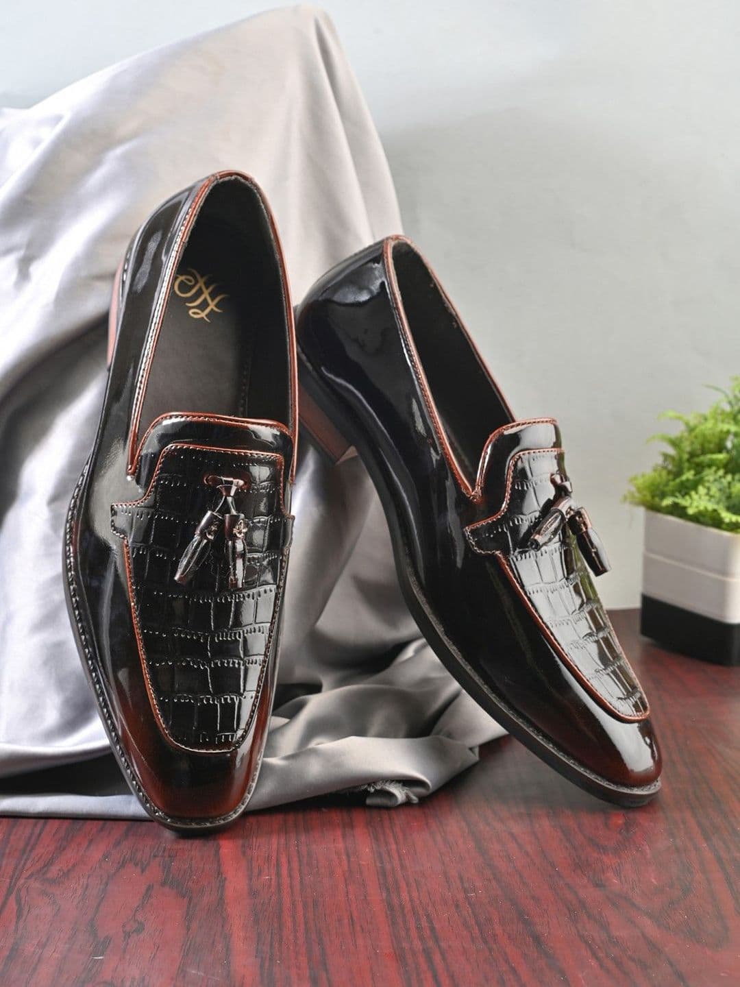 House of Pataudi Men Textured Square Toe Formal Loafers - view 1